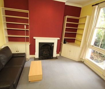 West Kensington - Two bed garden apartment - Photo 2