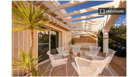 3 room luxury Flat for rent in Alicante, Spain - Photo 3