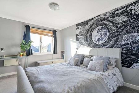 Woodbridge Hill, Guildford, GU2 - Photo 4