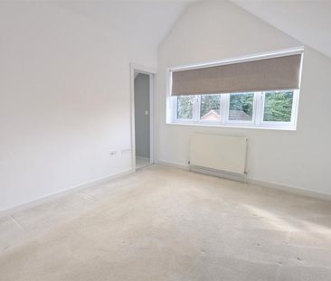 4 bedroom detached house to rent - Photo 4