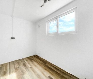 Malta Road, Deepcut, Camberley, Surrey, GU16 - Photo 4