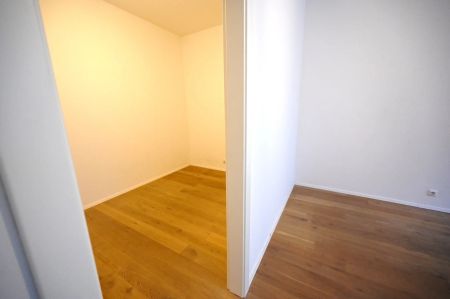 Direkt im Zentrum - 2 Zimmer Wohnung mit großem begehbaren Schrank für Singles oder Pärchen - Photo 4