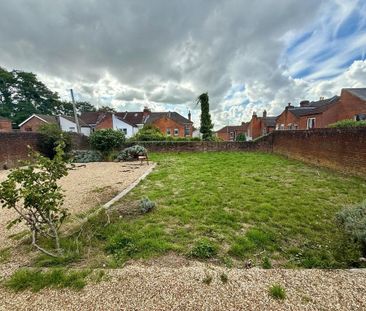 9 bedroom detached house to rent - Photo 2