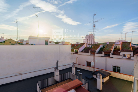 Bright Penthouse with Private Terrace in Malasaña - Photo 5