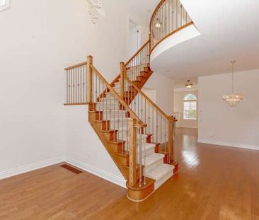 For Lease - 3368 Hayhurst Crescent, Oakville, Ontario - Photo 2