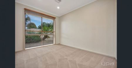 12 Moubray Court, Werribee - Photo 3