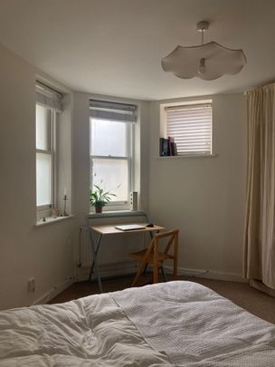 2 Bed Flat, Sandrock Road, SE13 - Photo 1