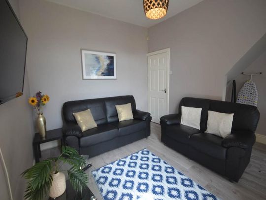 3 bedroom house share to rent - Photo 1