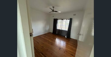 Four Bedroom Home South Tamworth - Photo 5