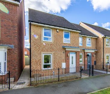 3 bedroom semi-detached house to rent - Photo 2