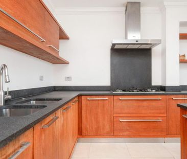 4 bedroom flat to rent - Photo 6