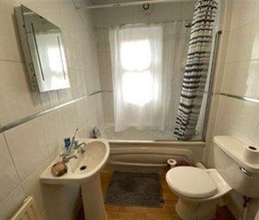 6 Bedroom Semi Detached To Let - Photo 2