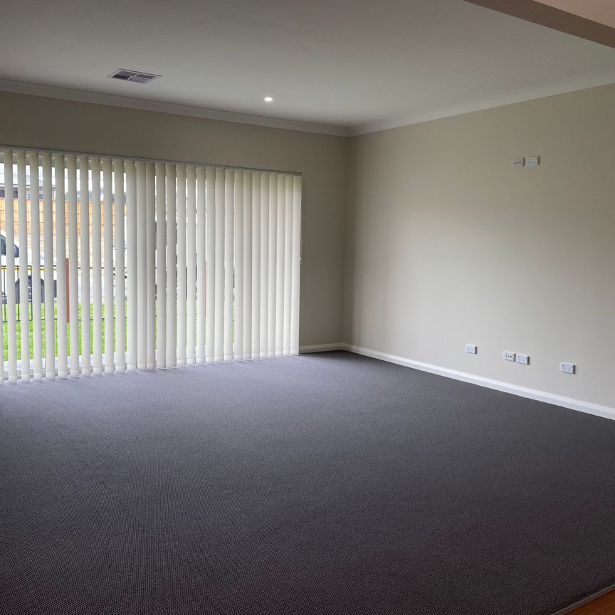 Large Family Home - Photo 1