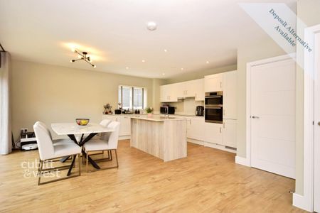 4 bedroom detached house to rent - Photo 2