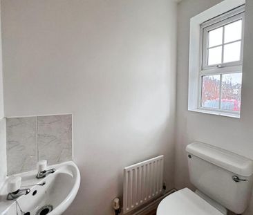 2 bedroom terraced house to rent - Photo 2