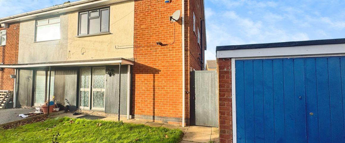 3 bed semi-detached house to rent in Newhaven Road, Leicester - Photo 1