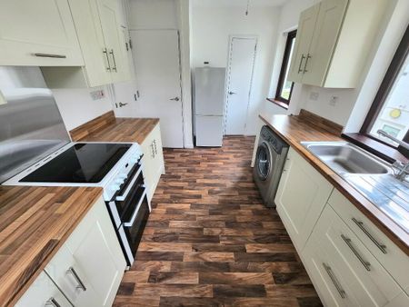 246 Merville Garden Village, Newtownabbey, BT37 9TT - Photo 5
