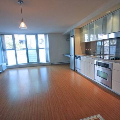 Charming 1 Bedroom Condo in the Heart of Gastown - Photo 1