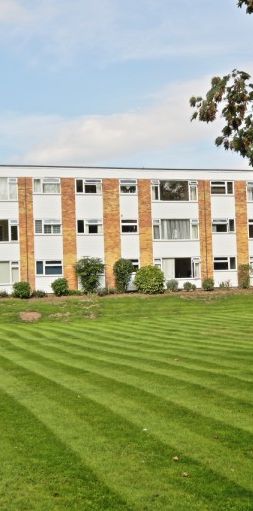 Davos Close, Woking - Photo 1