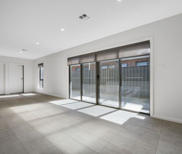 18 Quigley Street, Googong - Photo 3