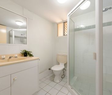 Unit 8/450 Old Cleveland Road, - Photo 1