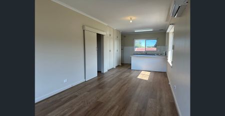 Charming Upstairs Unit for Lease - Photo 4