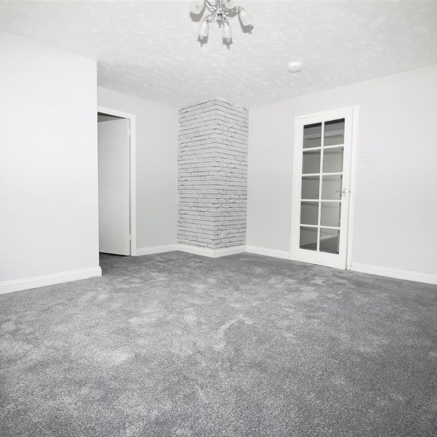 2 Bedroom Flat To Let - Photo 1