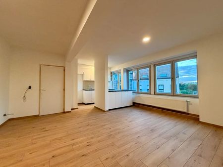 Appartement te huur - foto 4