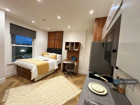 Studio to rent - Photo 5