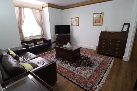 1 bedroom Apartment to let - Photo 4