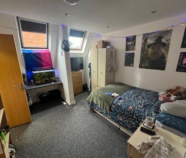 5 bedroom flat to rent - Photo 4