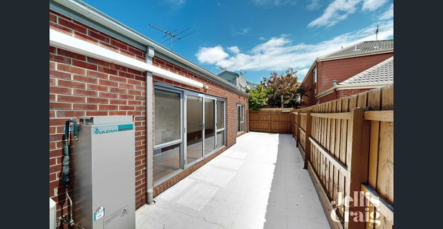 2/134 Cooper Street, Essendon, Vic 3040 - Photo 1