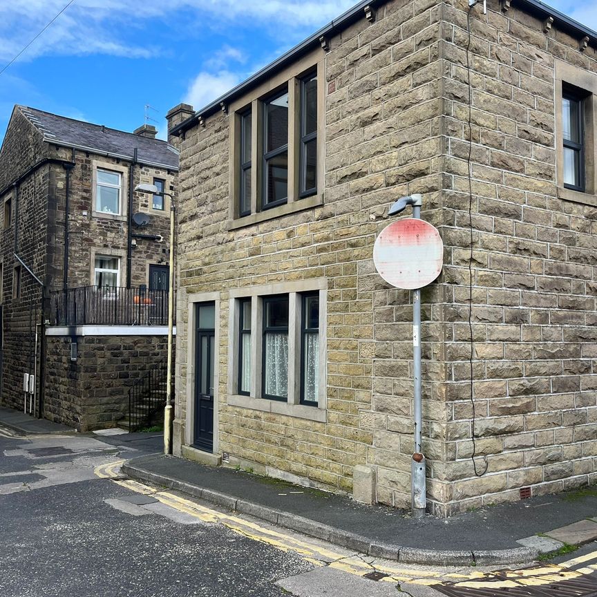 2 Bedroom Apartment for Rent on Garden Street, Barnoldswick - Photo 1