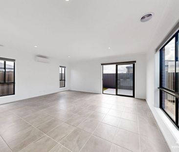 A Well-Connected Manor Lakes Home - Photo 3