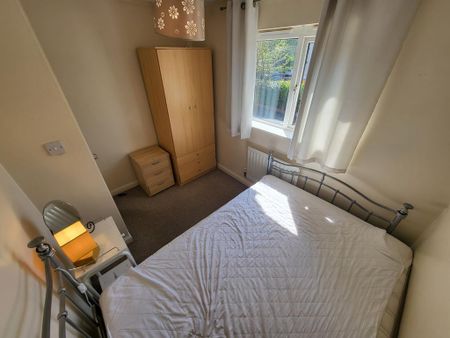 3 bedroom semi-detached house to rent - Photo 3