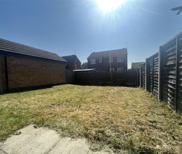 2 bedroom semi-detached house to rent - Photo 2