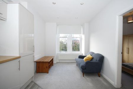 1 bedroom flat to rent - Photo 2
