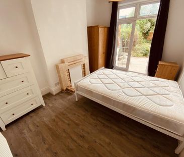 1 bedroom in a house share to rent - Photo 4