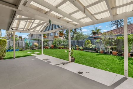 31 Gumleaf Drive, Molendinar QLD 4214 - House For Rent - $980 | Domain - Photo 2