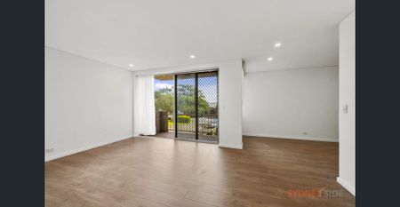 Spacious & Fully Renovated - Photo 2