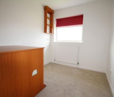 3 bedroom semi-detached house to rent - Photo 6