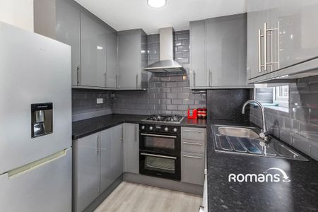 2 bedroom semi-detached house to rent - Photo 3