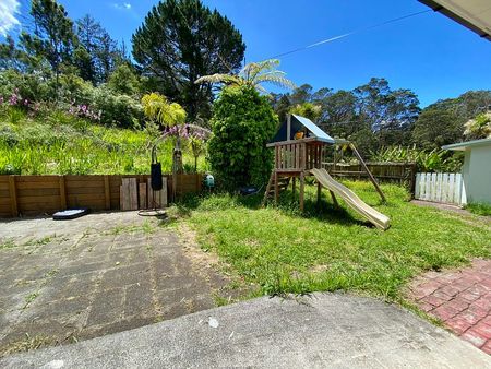 Newly Renovated 3-Bedroom Home in Henderson - Photo 2