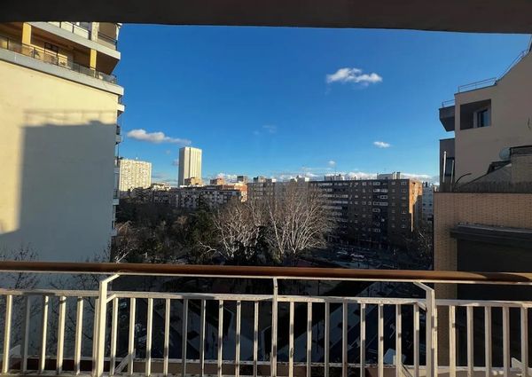 Calle de la Infanta Mercedes, Madrid, Community of Madrid 28020