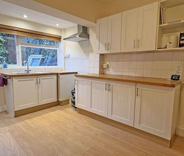 2 bedroom end of terrace house to rent - Photo 5