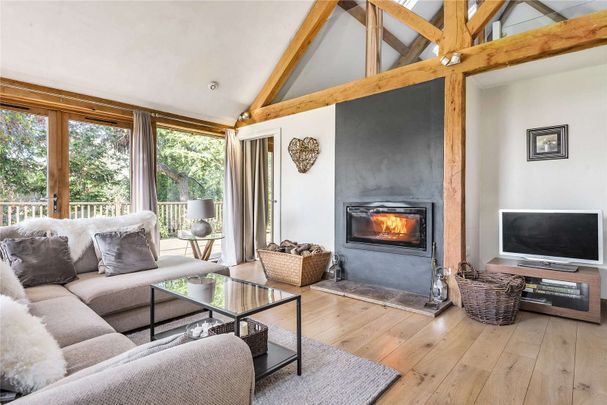 A beautiful 5 bedroom detached property with annexe in a beautiful countryside location. - Photo 1