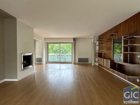 Location Appartement 5 pièces 157m² - Photo 2