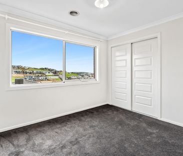 Spacious Family Living in the Heart of Highton - Photo 6