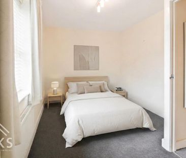 3 bedroom apartment to rent - Photo 5