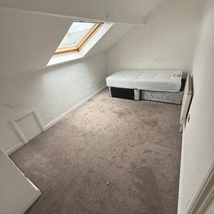 Room in a Shared House, Stratford Terrace, LS11 - Photo 3